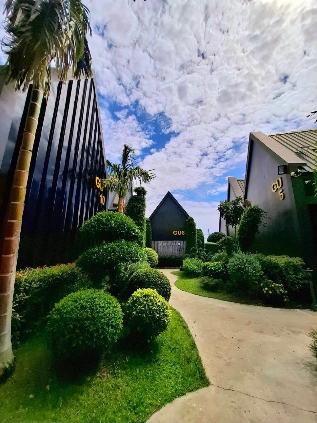 Sawasdee​ Buriram​ Resort Exteriör bild