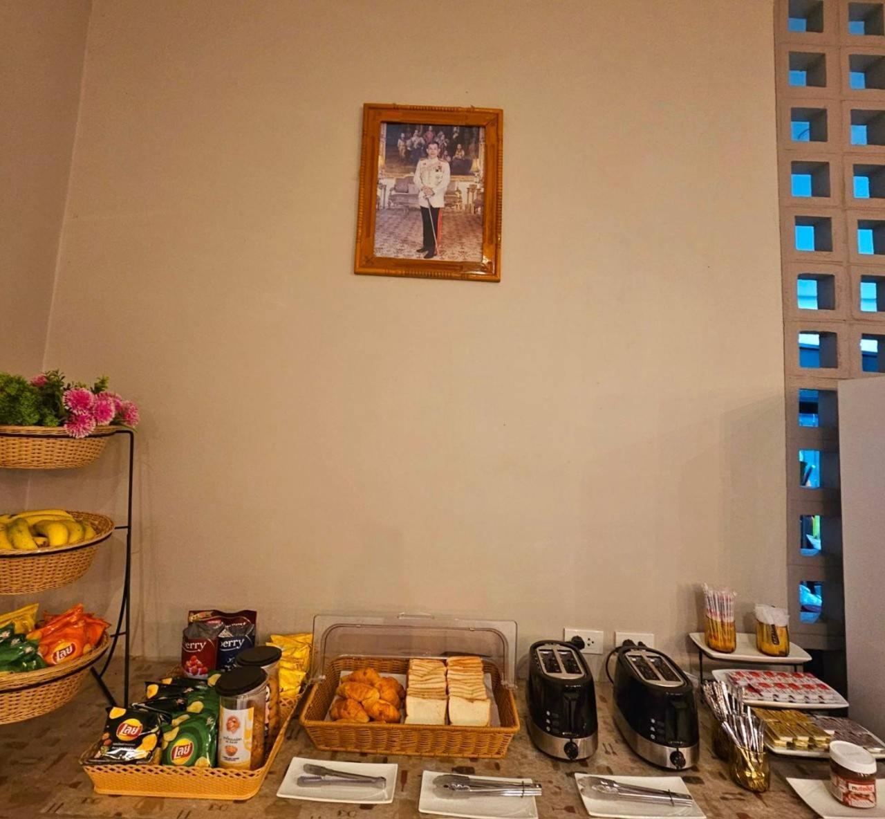 Sawasdee​ Buriram​ Resort Exteriör bild
