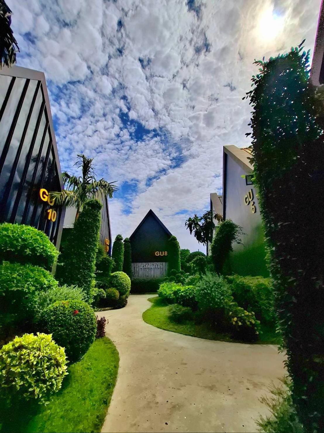 Sawasdee​ Buriram​ Resort Exteriör bild