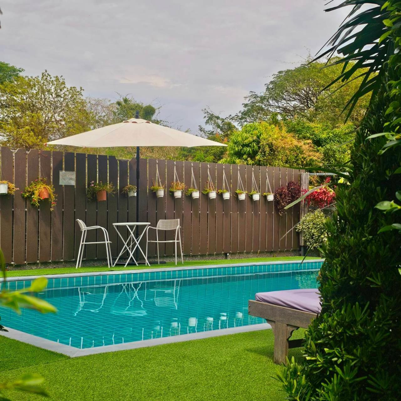 Sawasdee​ Buriram​ Resort Exteriör bild