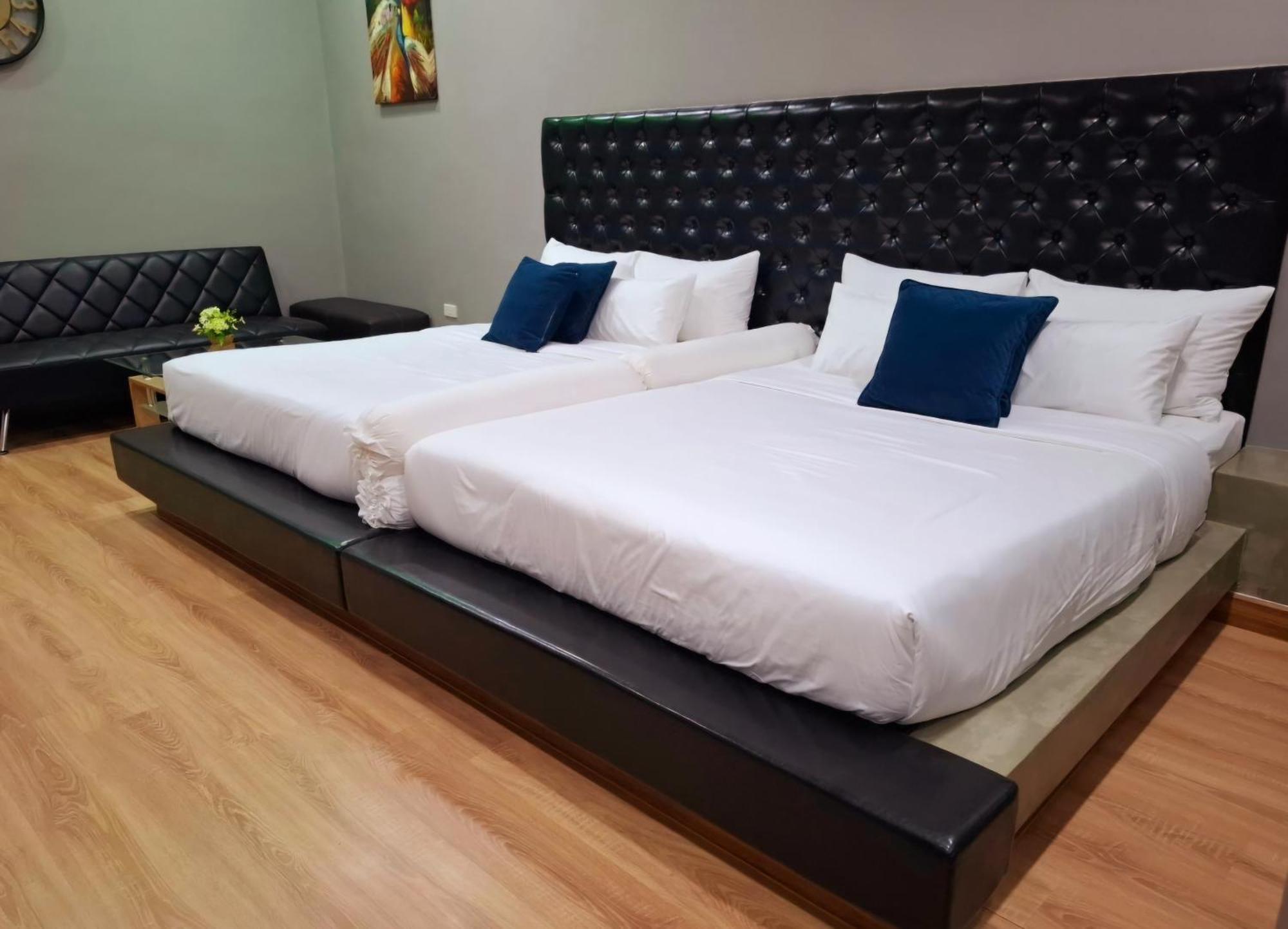 Sawasdee​ Buriram​ Resort Rum bild