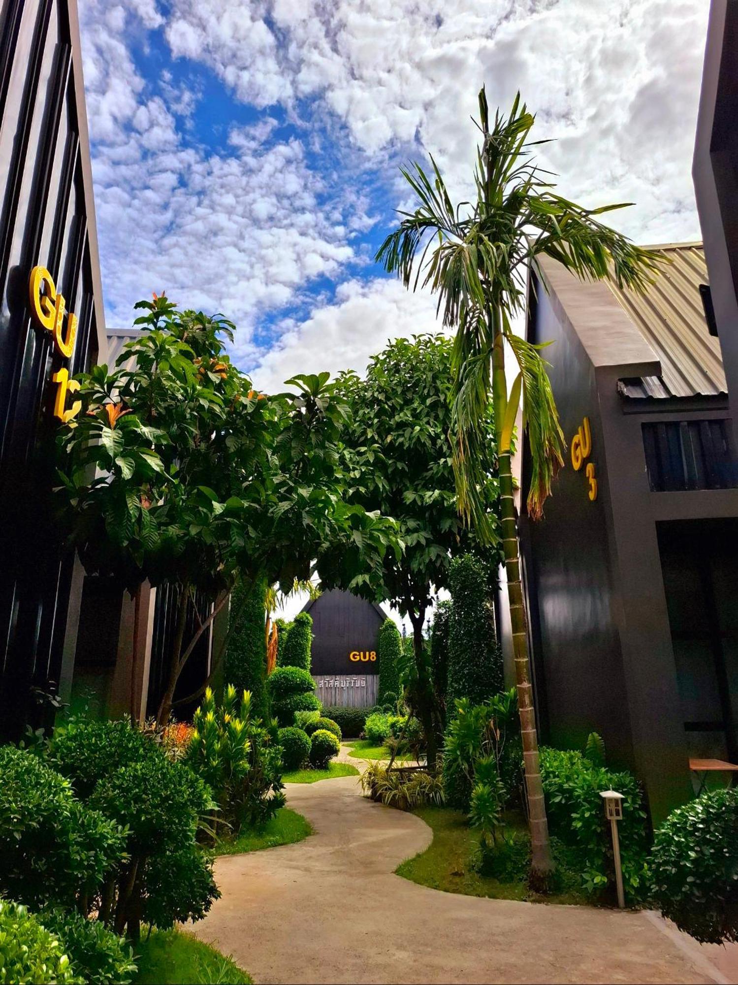 Sawasdee​ Buriram​ Resort Exteriör bild